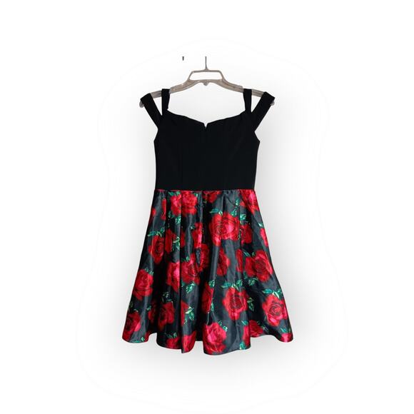 Blondie Nites by Stacy Sklar Red and Black Cocktail dress size 1      *G - Picture 4 of 6